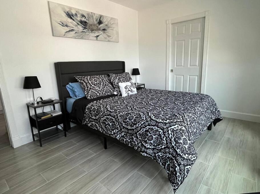 Port Saint Lucie A Little Piece Of Heaven- Peaceful Lake View Apartment- 1 Min From I95 And Turnpike Port St. Lucie المظهر الخارجي الصورة