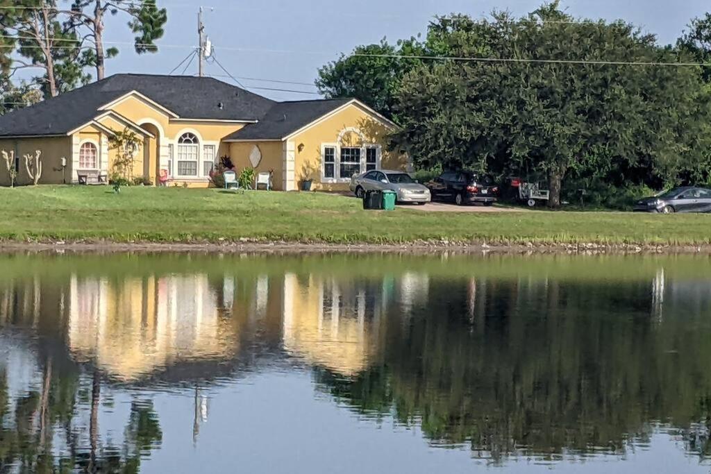Port Saint Lucie A Little Piece Of Heaven- Peaceful Lake View Apartment- 1 Min From I95 And Turnpike Port St. Lucie المظهر الخارجي الصورة