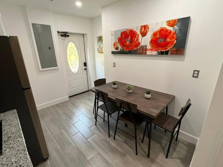 Port Saint Lucie A Little Piece Of Heaven- Peaceful Lake View Apartment- 1 Min From I95 And Turnpike Port St. Lucie المظهر الخارجي الصورة